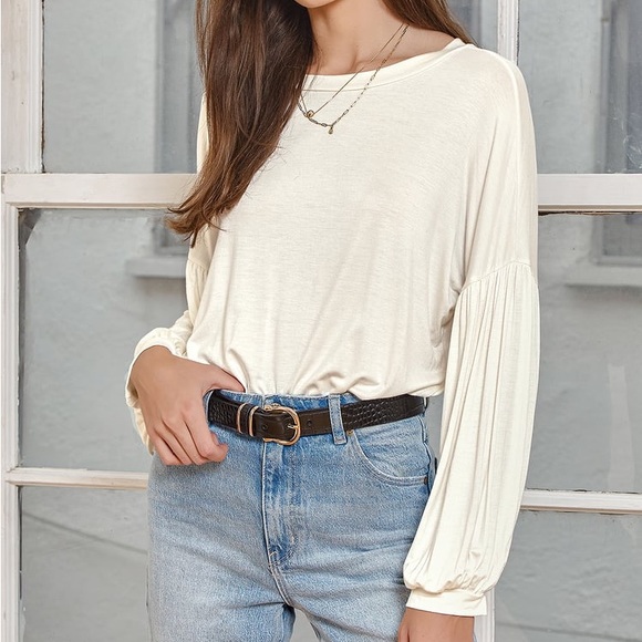 Lulus Tops - NWT “In My Element White Balloon Sleeve Bodysuit”